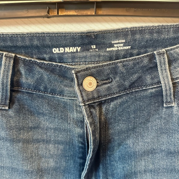 Old navy high rise skinny jeans - Picture 2 of 2